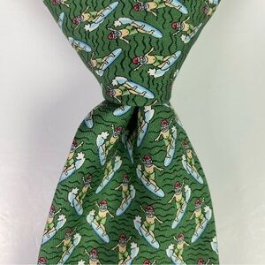 Vineyard Vines Neck Tie Santa Claus Surfing Surf Green Silk Made in the USA Mens